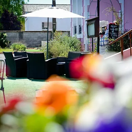 Otel Le Castel De Larralde 3*