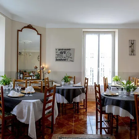 Le Castel De Larralde Otel Assat
