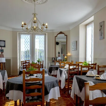 Otel Le Castel De Larralde 3*