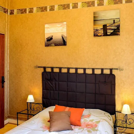 Le Castel De Larralde Otel 3*